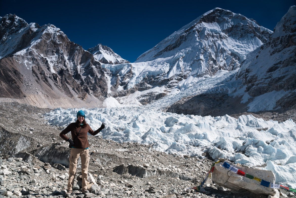 Gosia pośrodku Everest Base Camp (5364m). Stąd startują wyprawy na najwyższy szczyt Świata