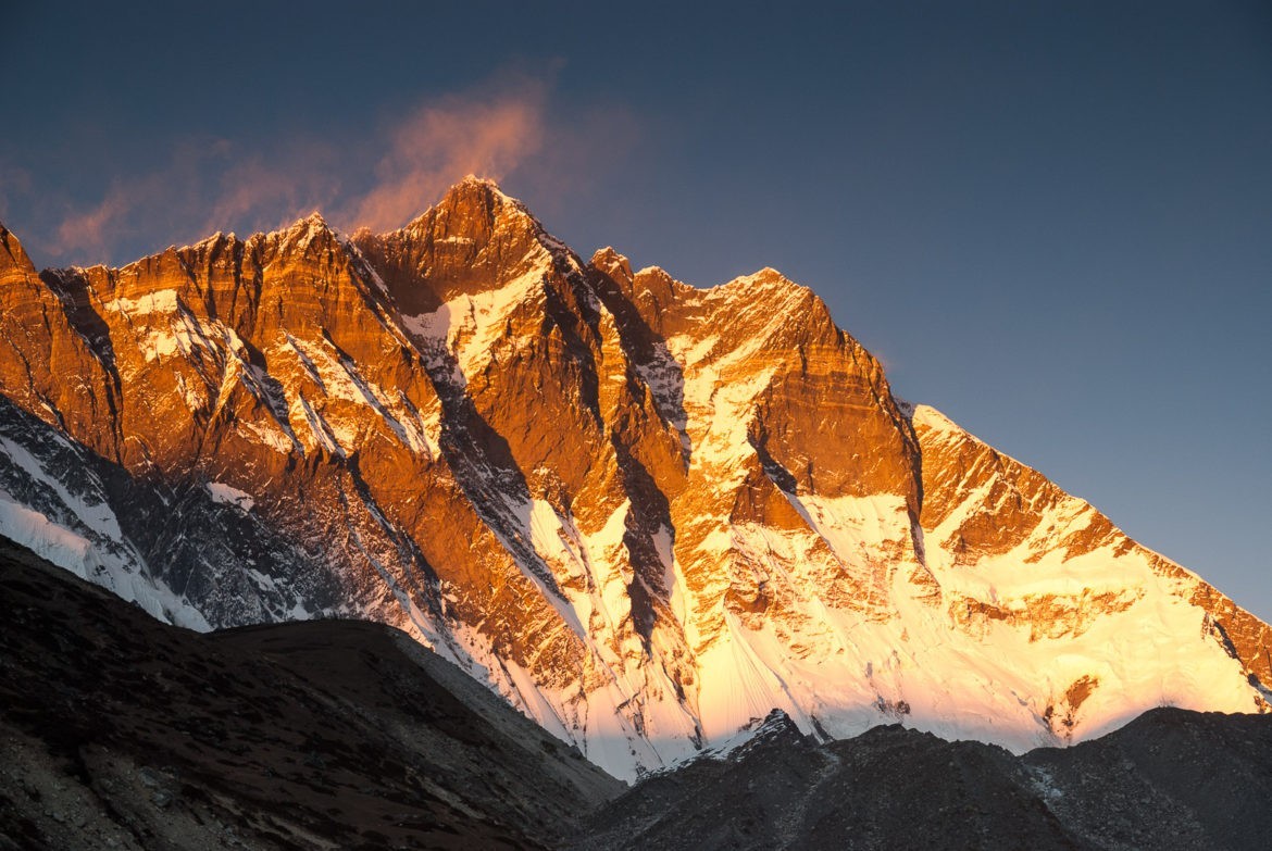 Południowa ściana Lhotse (8516m) wieczorem