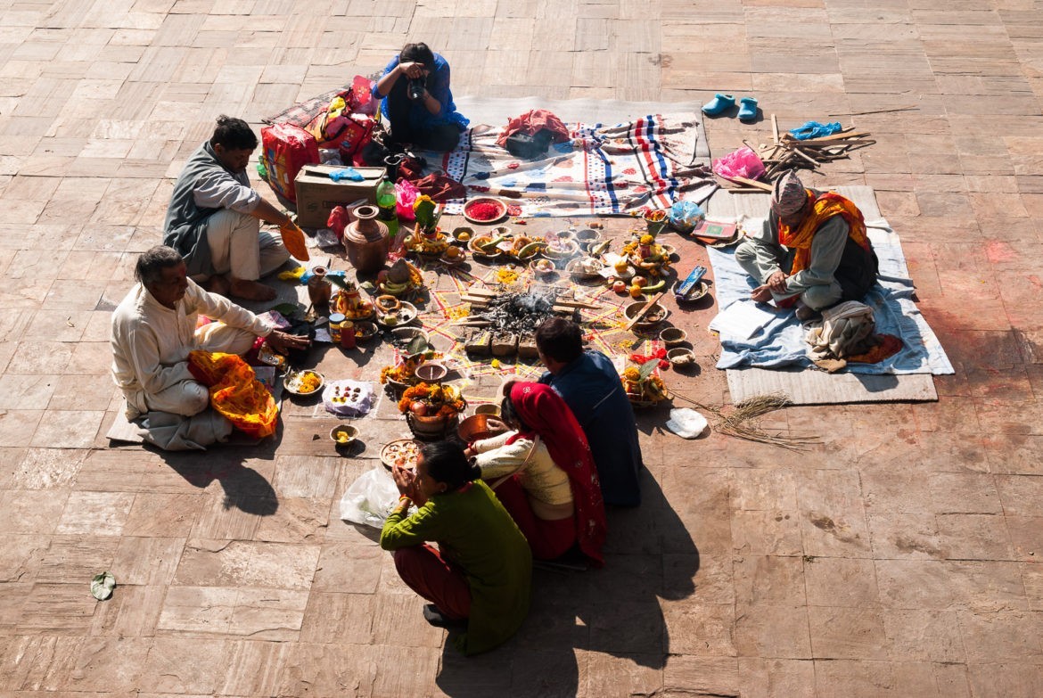 Świętowanie i biesiadowanie w świątyni Pashupatinath