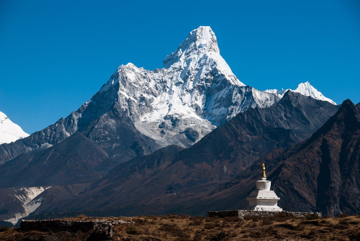 Pierwsze spojrzenie na Ama Dablam