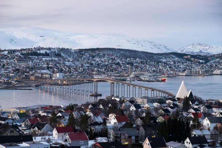 Most łączący miejscowość Tromsdalen z Tromsøya