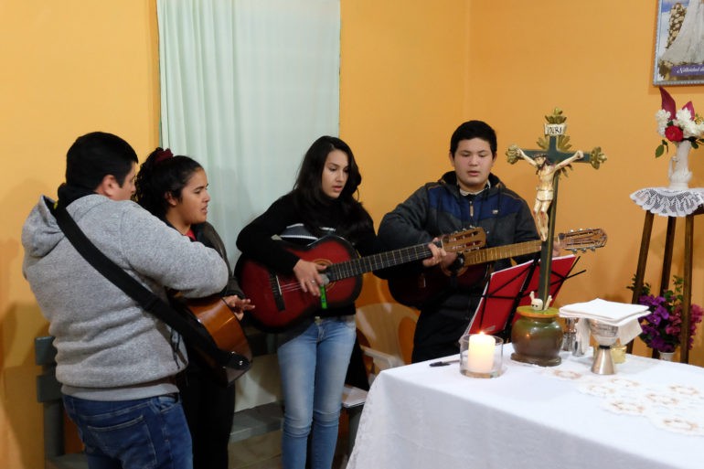 Oprawa muzyczna w lokalnej kaplicy