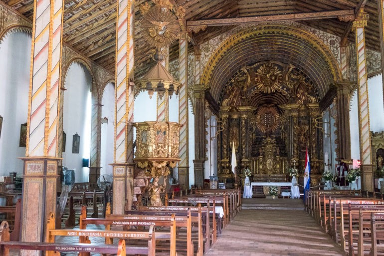 Wnętrze kościoła założonego przez Franciszkanów w Yaguarón