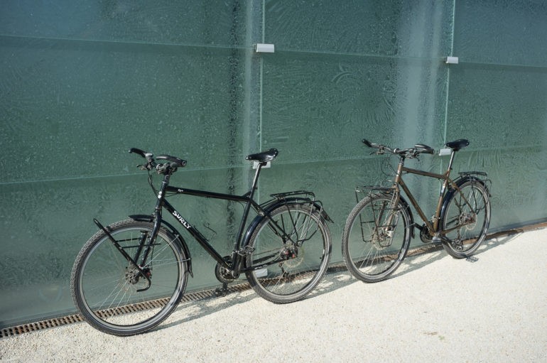 Nasze rowery przy Muzeum Śląskim w Katowicach