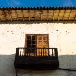 Kolonialne balkoniki można spotkać praktycznie wszędzie