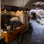 Three Monkeys - z tego wózka sprzedają przepyszną kawę