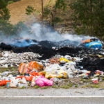 Stosy śmieci przy drodze to problem, który obserwujemy przez całe Peru i Boliwię:(