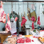 Stanowisko mięsne na targu