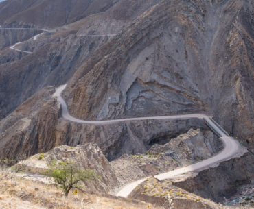 Czy Peruwiańczyk boi się jazdy po takich drogach?