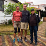 Pamiątkowe zdjęcie z księdzem Ignacym w Jima