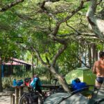 Namiot postawiony, stroje kąpielowe ubrane ;)