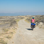 Choć mijamy jeszcze jeden opuszczony kemping to czujemy się tutaj dość samotni